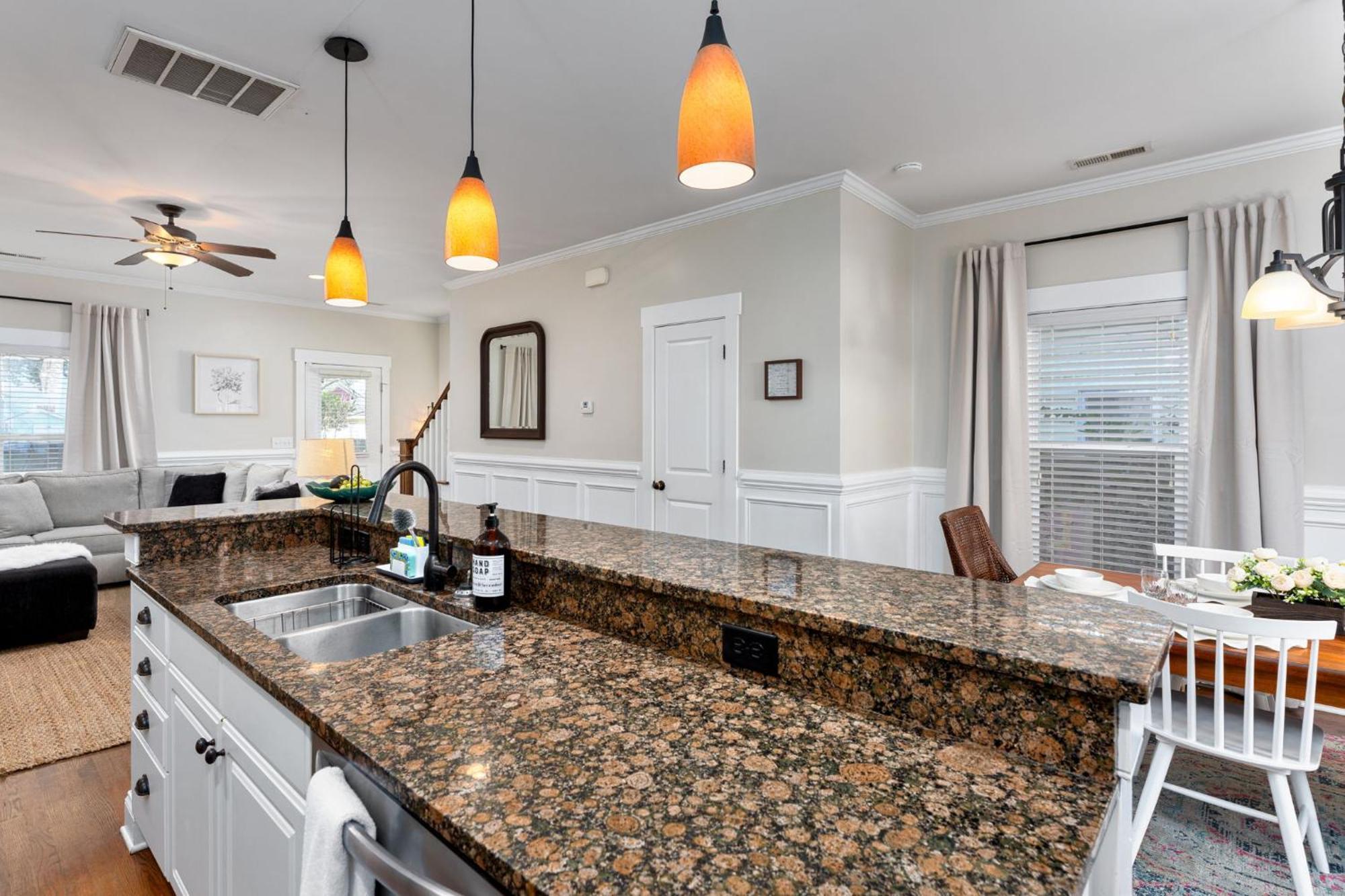 Downtown Wilmington Home ~ Pet Friendly ภายนอก รูปภาพ